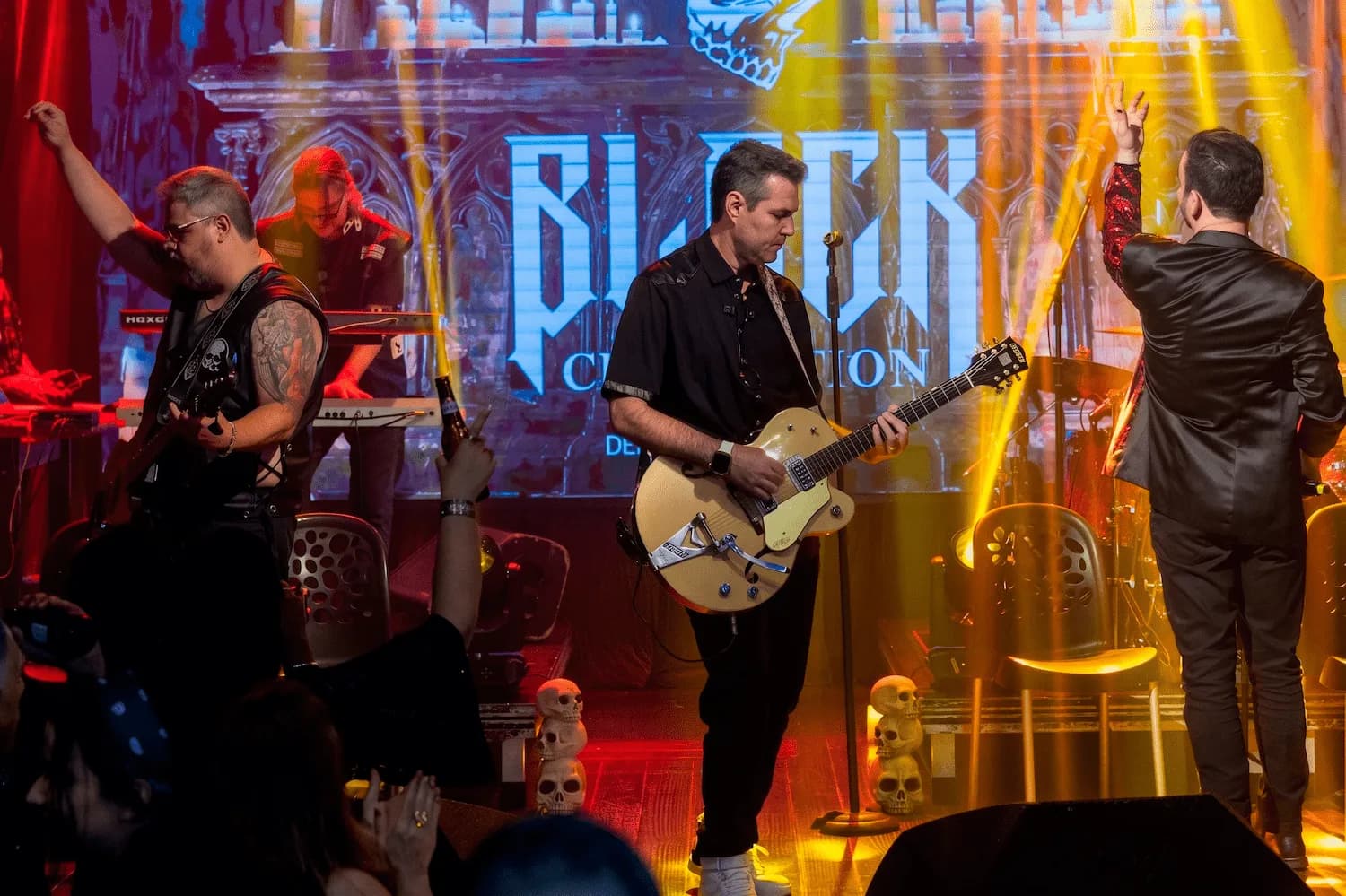 Black Celebration ao vivo no palco